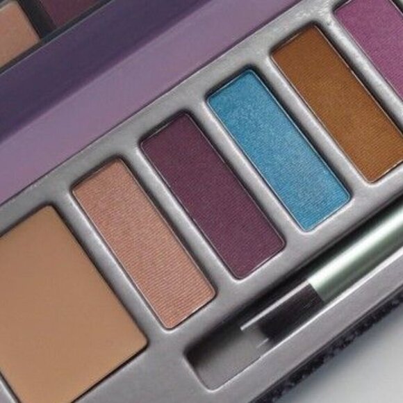 Mally City Chick I Love Color Eyeshadow PALETTE 11 shades + shadow base + BRUSH - Picture 2 of 13